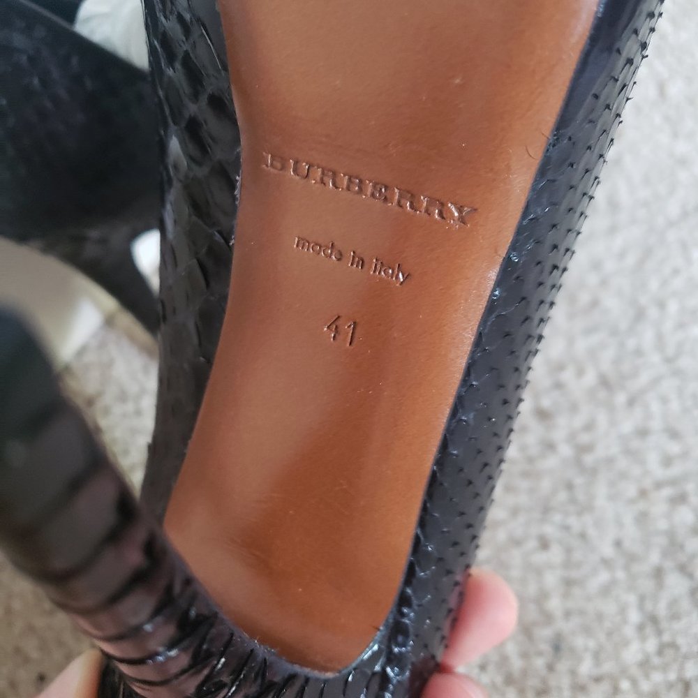 Burberry Heels - Brand NEW- - Picture 5 of 10